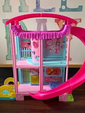 Mattel Barbie Chelsea Doll House